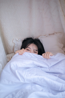 詹妮弗康纳利三点尽露片段